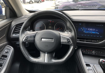 Подержанный автомобиль Haval F7 2019 года (12 фото)