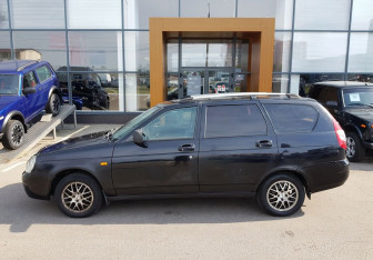 Подержанный автомобиль LADA (ВАЗ) Priora Wagon 2010 года (8 фото)
