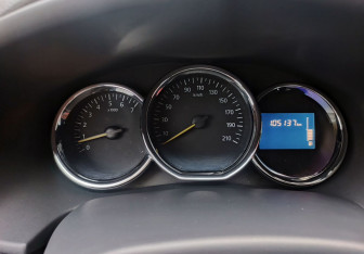 Подержанный автомобиль Renault Logan Sedan 2016 года (13 фото)