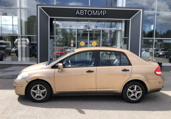 Подержанный автомобиль Nissan Tiida Sedan 2007 года (8 фото)