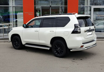 Подержанный автомобиль Toyota Land Cruiser Prado 2020 года (7 фото)