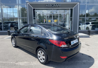 Подержанный автомобиль Hyundai Solaris Sedan 2013 года (7 фото)