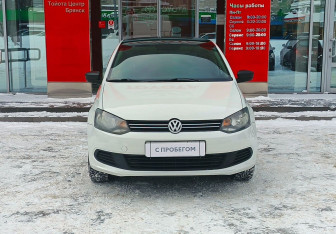 Подержанный автомобиль Volkswagen Polo Sedan 2011 года (2 фото)