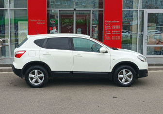 Подержанный автомобиль Nissan Qashqai 2012 года (4 фото)