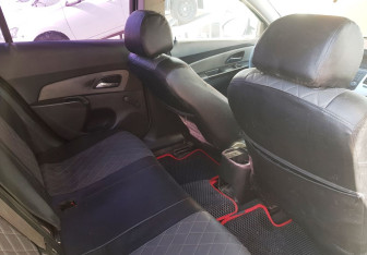 Подержанный автомобиль Chevrolet Cruze Hatchback 2012 года (10 фото)