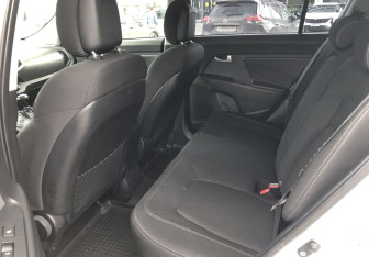 Подержанный автомобиль Kia Sportage 2012 года (11 фото)