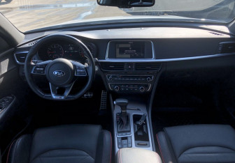 Подержанный автомобиль Kia Optima Sedan 2018 года (10 фото)