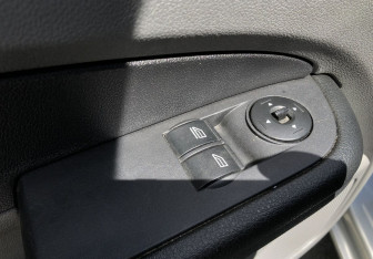 Подержанный автомобиль Ford Focus Sedan 2008 года (13 фото)