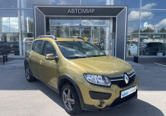 Подержанный автомобиль Renault Sandero 2015 года (3 фото)