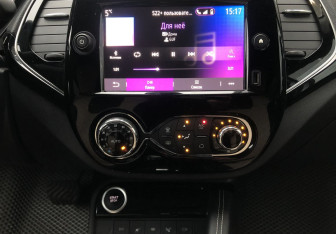 Подержанный автомобиль Renault Kaptur 2021 года (15 фото)