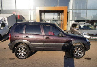 Подержанный автомобиль Chevrolet Niva 2011 года (4 фото)