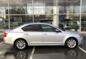 Подержанный автомобиль Skoda Octavia Liftback 2014 года (4 фото)