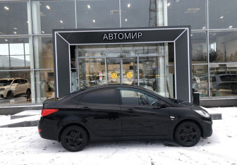 Подержанный автомобиль Hyundai Solaris Sedan 2011 года (4 фото)