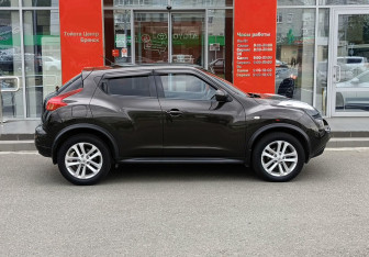 Подержанный автомобиль Nissan Juke 2011 года (4 фото)