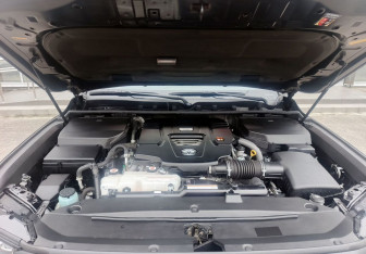 Подержанный автомобиль Toyota Land Cruiser Suv 2022 года (11 фото)