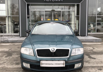 Подержанный автомобиль Skoda Octavia Liftback 2008 года (2 фото)
