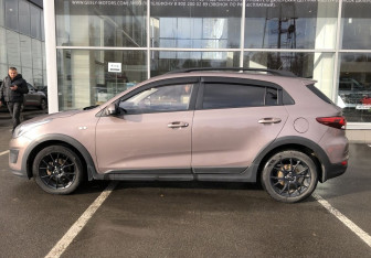 Подержанный автомобиль Kia Rio Hatchback 2018 года (8 фото)