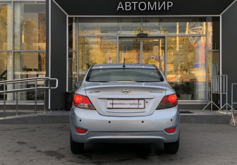 Подержанный автомобиль Hyundai Solaris Sedan 2012 года (6 фото)