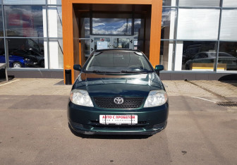 Подержанный автомобиль Toyota Corolla Sedan 2003 года (2 фото)