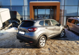 Подержанный автомобиль Renault Kaptur 2020 года (5 фото)