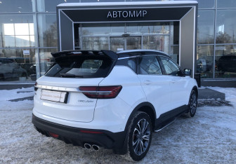 Подержанный автомобиль Geely Coolray 2022 года (5 фото)