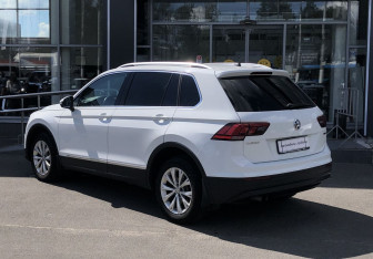 Подержанный автомобиль Volkswagen Tiguan 2019 года (7 фото)