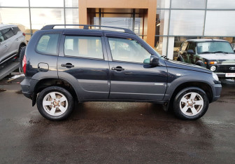 Подержанный автомобиль Chevrolet Niva 2015 года (4 фото)
