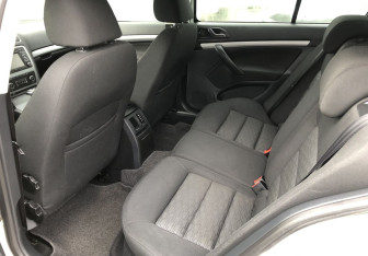 Подержанный автомобиль Skoda Octavia Liftback 2013 года (12 фото)