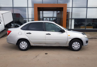 Подержанный автомобиль LADA (ВАЗ) Granta Sedan 2017 года (4 фото)