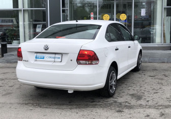 Подержанный автомобиль Volkswagen Polo Sedan 2012 года (5 фото)