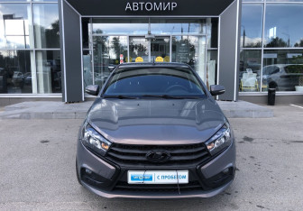 Подержанный автомобиль LADA (ВАЗ) Vesta Sedan 2017 года (2 фото)