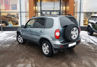 Подержанный автомобиль Chevrolet Niva 2012 года (7 фото)