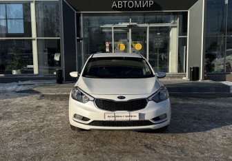 Подержанный автомобиль Kia Cerato Sedan 2015 года (2 фото)