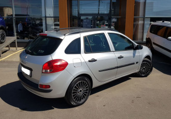 Подержанный автомобиль Renault Clio Hatchback 2008 года (5 фото)