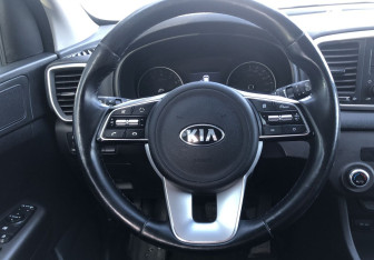 Подержанный автомобиль Kia Sportage 2020 года (12 фото)