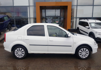 Подержанный автомобиль Renault Logan Sedan 2013 года (4 фото)