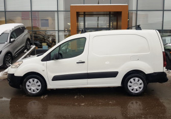 Подержанный автомобиль Peugeot Partner 2013 года (8 фото)