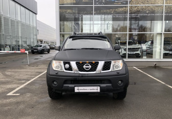 Подержанный автомобиль Nissan Navara (Frontier) 2006 года (2 фото)