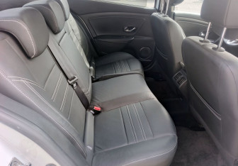 Подержанный автомобиль Renault Fluence 2013 года (15 фото)