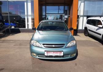 Подержанный автомобиль Chevrolet Lacetti Hatchback 2004 года (2 фото)