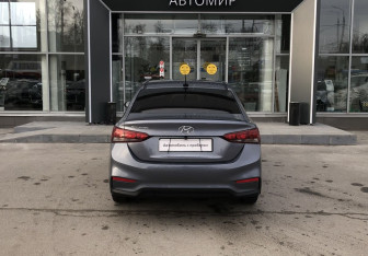 Подержанный автомобиль Hyundai Solaris Sedan 2017 года (6 фото)