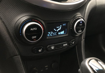 Подержанный автомобиль Hyundai Solaris Sedan 2016 года (16 фото)