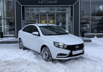 Подержанный автомобиль LADA (ВАЗ) Vesta Sedan 2018 года (3 фото)