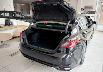 Новый Toyota Camry Sedan 2025 (4 фото)