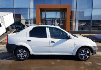 Подержанный автомобиль Renault Logan Sedan 2014 года (4 фото)