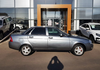 Подержанный автомобиль LADA (ВАЗ) Priora Sedan 2008 года (4 фото)
