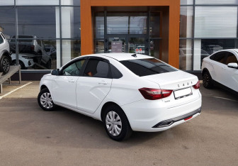 Подержанный автомобиль LADA (ВАЗ) Vesta Sedan 2023 года (7 фото)