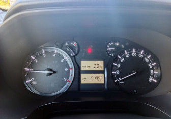 Подержанный автомобиль Toyota Land Cruiser Prado 2019 года (13 фото)