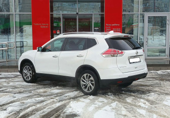 Подержанный автомобиль Nissan X-Trail 2017 года (7 фото)