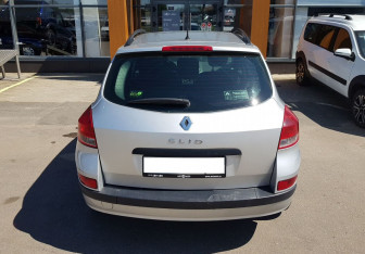 Подержанный автомобиль Renault Clio Hatchback 2008 года (6 фото)